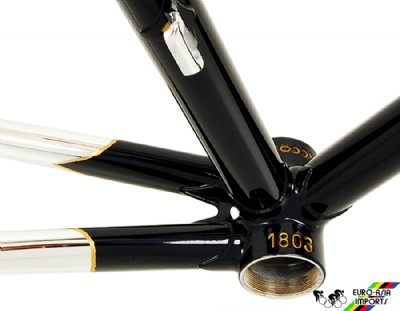 Daccordi 50th Anniversary Frameset